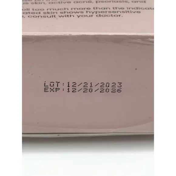 Revolutionary Hair Growth Serum with Roller 50ml/1.7fl Oz - Picture 7 of 7